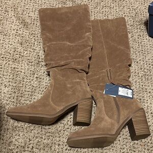 Stylish Tan Suede Women's Boots